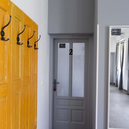 Kunfoglalas Apartmanhaz Kisujszallas ภายนอก รูปภาพ