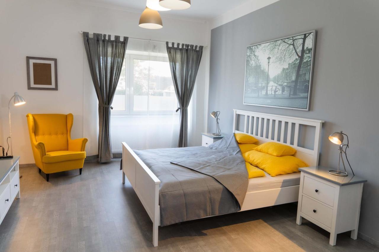 Kunfoglalas Apartmanhaz Kisujszallas ภายนอก รูปภาพ