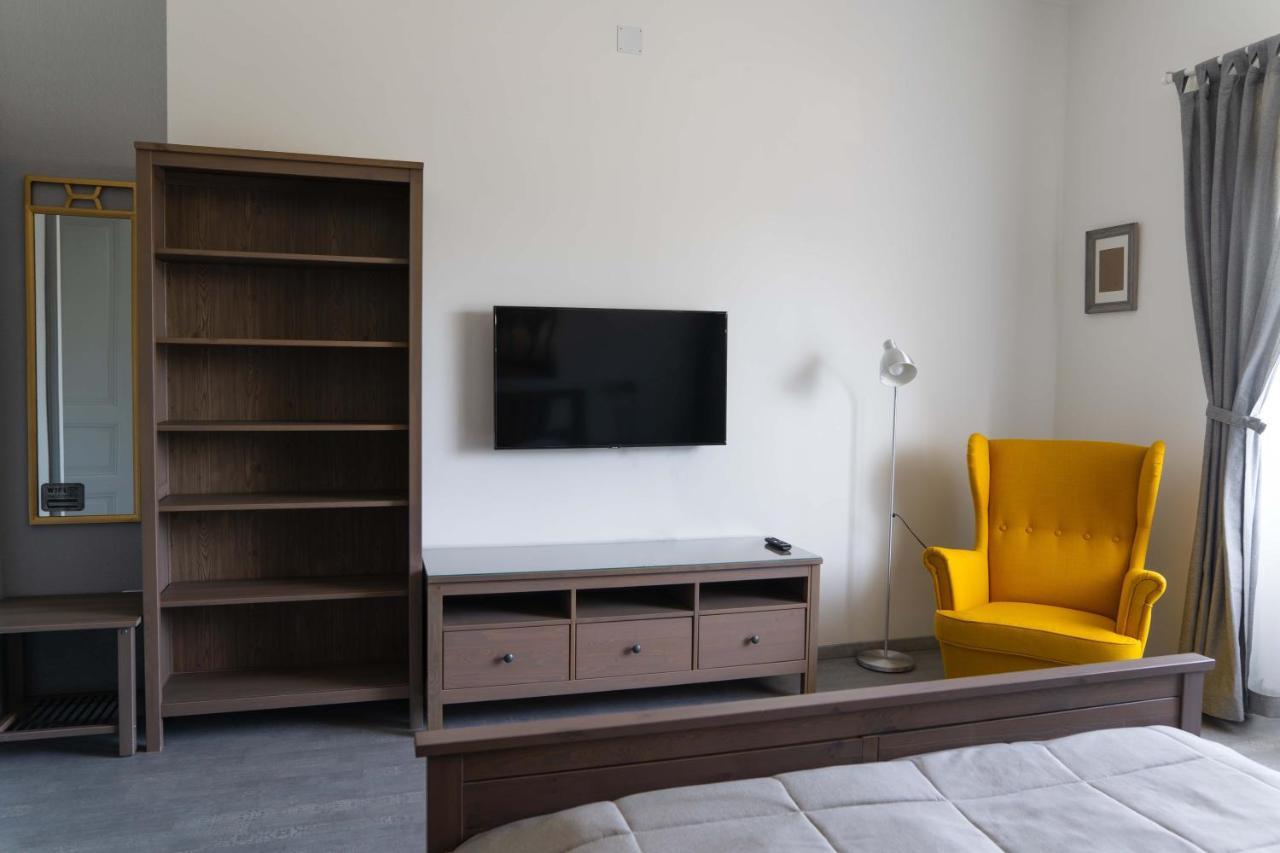 Kunfoglalas Apartmanhaz Kisujszallas ภายนอก รูปภาพ