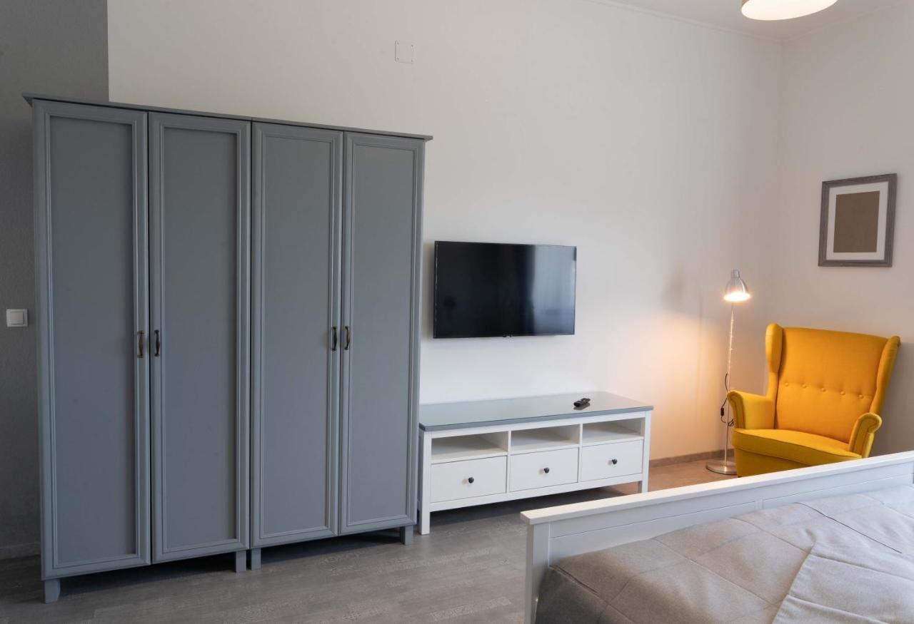 Kunfoglalas Apartmanhaz Kisujszallas ภายนอก รูปภาพ